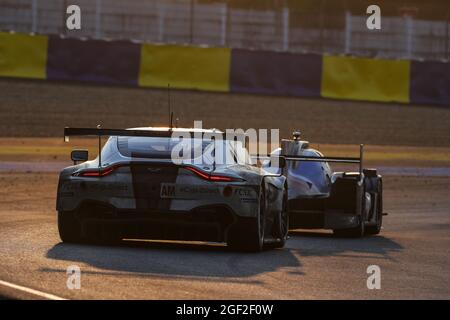 36 Negrao Andre (bra), Lapierre Nicolas (fra), Vaxiviere Matthieu (fra), Alpine Elf Matmut, Alpine A480 - Gibson, in azione e 95 Hartshorne John (gbr), Hancock Ollie (gbr), Gunn Ross (gbr), TF Sport, Aston Martin Vantage GTE durante la 24 ore di le Mans, 2021 4° round del FIA World Endurance Championship 2021, FIA WEC, sul circuito della Sarthe, dal 21 al 22 agosto 2021 a le Mans, Francia - Foto Frederic le Floc'h / DPPI Foto Stock