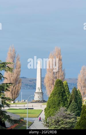 L'Hobart Cenotaph, noto anche come Hobart War Memorial, fu costruito nel 1925 sul Queens Domain, affacciato sul fiume Derwent e sulla città di Hobart a Tas. Foto Stock