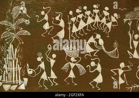 Pittura tribale di Warli all'interno del Parco Nazionale di Sanjay Gandhi, Mumbai, Maharashtra, India Foto Stock