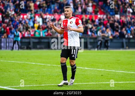 ROTTERDAM, PAESI BASSI - AGOSTO 22: Bryan Linssen di Feyenoord segna un gol (1-0) contro le aquile Passi pure durante la partita olandese Eredivie tra Feyenoord e le aquile Passi pure allo Stadion Feijenoord De Kuip il 22 agosto 2021 a Rotterdam, Paesi Bassi (Foto di Yannick Verhoeven/Orange Pictures) Foto Stock