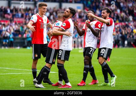 ROTTERDAM, PAESI BASSI - AGOSTO 22: Bryan Linssen di Feyenoord segna un gol (1-0) contro le aquile Passi pure durante la partita olandese Eredivie tra Feyenoord e le aquile Passi pure allo Stadion Feijenoord De Kuip il 22 agosto 2021 a Rotterdam, Paesi Bassi (Foto di Yannick Verhoeven/Orange Pictures) Foto Stock