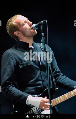 Chris Martin - Coldplay, V2003, Hylands Park, Chelmsford, Essex, Regno Unito - 16 agosto 2003 Foto Stock