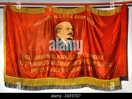 Segui il Partito comunista! Rivoluzione russa 1917 - 1945 ) Lenin Stalin propaganda russa - Pubblicità Russia URSS Foto Stock