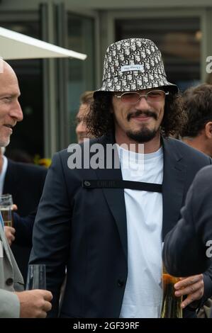 Egham, Surrey, Regno Unito. 22 agosto 2021. Moda al Guards Polo Club. Credit: Maureen McLean/Alamy Foto Stock