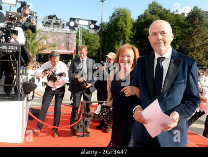 Il moderatore e l'attore Marek Eben e Livia Klausova arrivano al 55° Festival Internazionale del Film di Karlovy Vary (KVIFF) a Karlovy Vary, Repubblica Ceca, Foto Stock