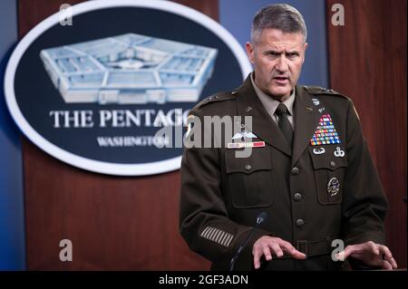 Il generale dell'esercito William 'Hank' Taylor, vicedirettore del personale congiunto per le operazioni regionali, parla ad un briefing mediatico sull'Afghanistan con il segretario stampa del Pentagono John F. Kirby, il Pentagono, Washington, D.C., agosto 21, 2021. (Foto DOD di Lisa Ferdinando via Sipa USA) Nota bene: I canoni addebitati dall’agenzia sono solo per i servizi dell’agenzia e non trasmettono all’utente, né intendono, alcuna proprietà di Copyright o licenza nel materiale. L'agenzia non rivendica alcun diritto di proprietà, inclusi, a titolo esemplificativo ma non esaustivo, il copyright o la licenza nel materiale allegato. Pubblicando questo materiale Foto Stock