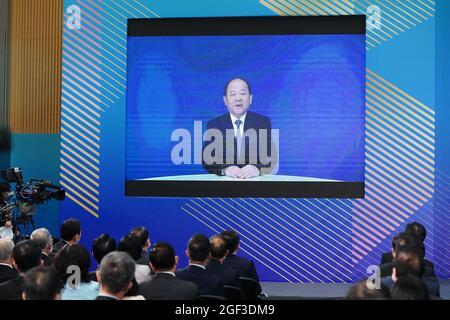 Hong Kong, Cina. 23 Agosto 2021. Ning Jizhe, vice capo della Commissione nazionale per lo sviluppo e le riforme (NDRC), ha tenuto un discorso a Hong Kong, Cina meridionale, 23 agosto 2021. PER ANDARE CON: 'La delegazione nazionale introduce 14 opportunità di piano quinquennale per Hong Kong' Credit: Wang Shen/Xinhua/Alamy Live News Foto Stock