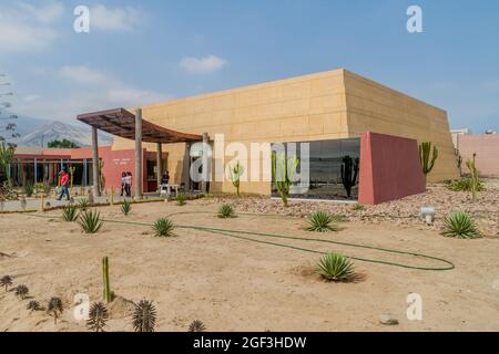 TRUJILLO, PERÙ - 6 GIUGNO 2015: Museo presso il sito archeologico Huaca del Sol y de la Luna (Tempio del Sole e della Luna) a Trujillo, Perù. Il sito era bu Foto Stock