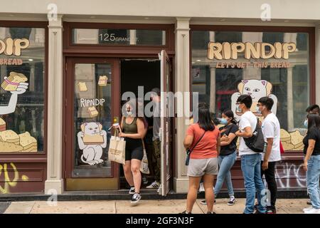 Pop-up store per Ripndip, un'azienda di abbigliamento streetwear, a Soho a New York sabato 14 agosto 2021. (© Richard B. Levine) Foto Stock