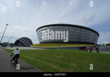 Una visione generale della SSE Hydro e della SEC Armadillo sul Campus Scottish Event a Glasgow, che sarà uno dei luoghi della Conferenza delle parti sul cambiamento climatico delle Nazioni Unite, nota anche come COP26. Data foto: Lunedì 23 agosto 2021. Foto Stock