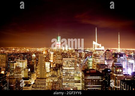 New York di notte guardando da Top of the Rock, Rockefeller centro Foto Stock