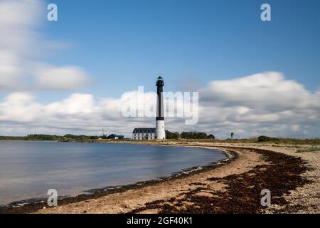 Saare, Estonia - 14 agosto 2021: Il faro Sorve sull'isola di Saaremaa Foto Stock