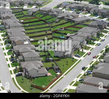USA, Texas, San Antonio, veduta aerea delle case suburbane in estate Foto Stock