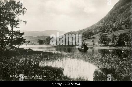 Cartolina antica intitolata “Rydal Water and Nab Scar”. Lake District, Cumbria, Inghilterra. Foto Stock