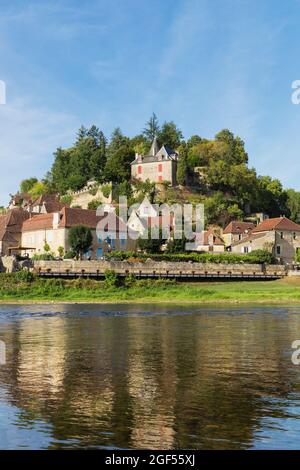 Francia, Dordogne, Limeuil, borgo medievale sulla riva del fiume Dordogne Foto Stock