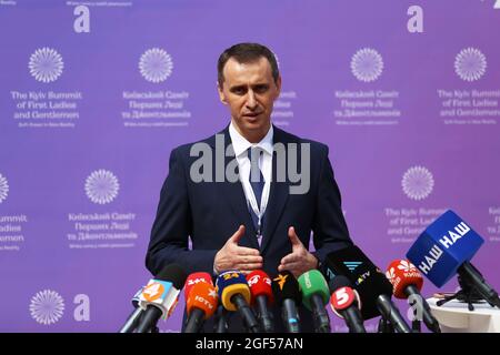 Kiev, Ucraina. 23 Agosto 2021. Viktor Liashko Ministero della salute dell'Ucraina durante il Vertice di Kyiv delle prime Signore e Signori. L'evento è stato organizzato su iniziativa di Olena Zelenska, la moglie del Presidente dell'Ucraina. Credit: SOPA Images Limited/Alamy Live News Foto Stock