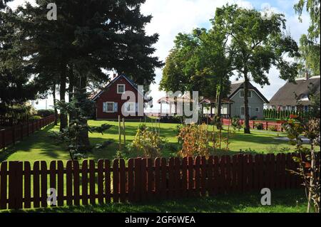 Vecchia casa lituana tradizionale in legno a Nida, Lituania, Europa Foto Stock