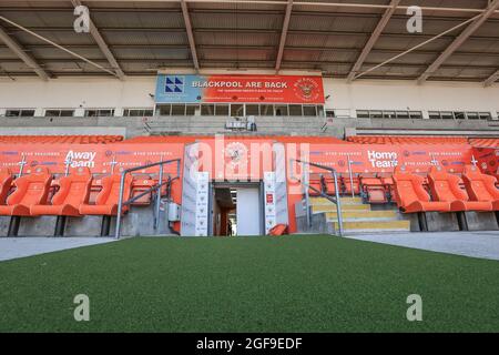 Blackpool, Regno Unito. 24 agosto 2021. Il tunnel a Blomfield Road a Blackpool, Regno Unito, il 8/24/2021. (Foto di Mark Cosgrove/News Images/Sipa USA) Credit: Sipa USA/Alamy Live News Foto Stock