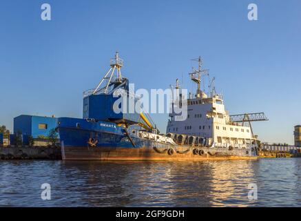 Kaliningrad, Russia - 30 luglio 2017: La nave nel porto sul fiume Pregolya. Foto Stock