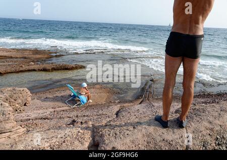 Serie di paesaggi del mare mediterraneo preso nel mese di agosto 2021, sul comune di saint raphäel Boulouris in Francia. Foto Stock