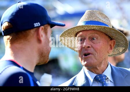 Sir Geoffrey Boicott 2017 1° Investec Test tra Inghilterra e West Indies a Edgbaston il 17 agosto 2017 a Birmingham, Inghilterra Foto Stock