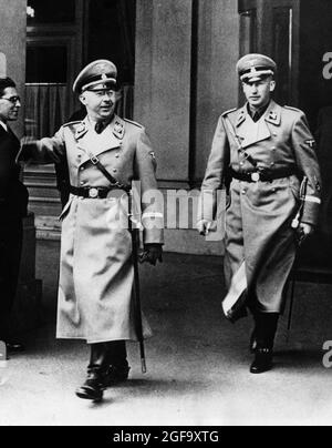 Heydrich Himmler e Reinhard Heydrich a Vienna nel 1938 Foto Stock