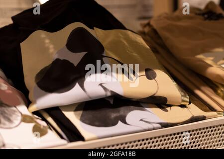 T-shirt Topolino. Concetto di moda. Foto Stock