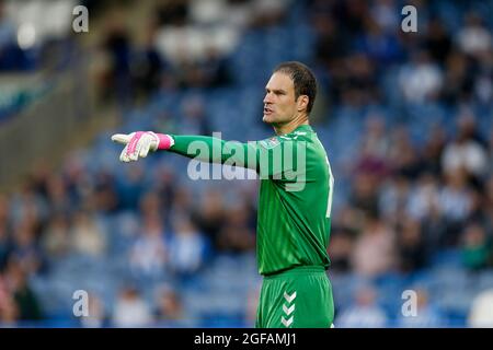 Huddersfield, Regno Unito. 24 agosto 2021. Asmir Begovic #15 di Everton in Huddersfield, Regno Unito il 24/2021. (Foto di ben Early/News Images/Sipa USA) Credit: Sipa USA/Alamy Live News Foto Stock