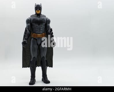 Bologna - Italia - 25 agosto 2021: Batman vs Superman film action figure su sfondo bianco. Batman di DC fumetti. Foto Stock