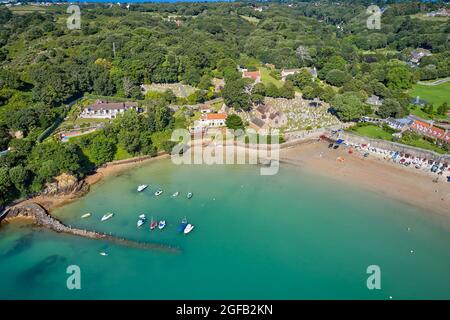 Vista aerea del drone di St Brelades Bay, Jersey, ci Foto Stock