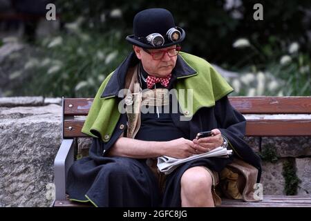 Vienna, Austria. 24 agosto 2021. La dimostrazione dei diritti umani non è negoziabile, in solidarietà con il popolo afghano. La manifestazione si svolge di fronte al Ministero degli interni in Minoritenplatz. L'immagine mostra Conrad Seidl. Foto Stock