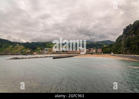 deba spiaggia in paesi baschi spagna Foto Stock