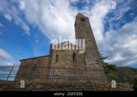 Chiesa millenaria del Sacro cuore di Gesù a Ruta di Camogli, provincia di Genova, Italia Foto Stock