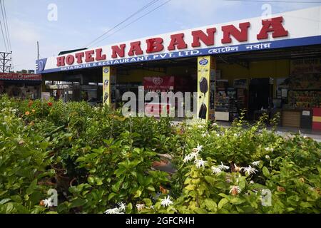 Hotel Nabanna. Un ristorante a Singur, National Highway 16, Hooghly, West Bengala, India. Foto Stock