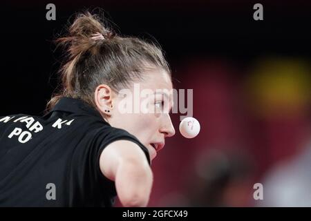 Tokyo, Giappone. 25 ago 2021. Paralimpiadi: Ping pong para, partite preliminari, singoli, Takeuchi (Giappone) - Partyka (Polonia), al Tokyo Metropolitan Gymnasium. Natalia Partyka in azione. Credit: Marcus Brandt/dpa/Alamy Live News Foto Stock