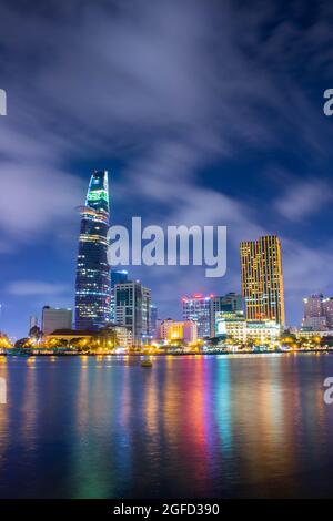 Ho Chi Minh city durante la notte Foto Stock