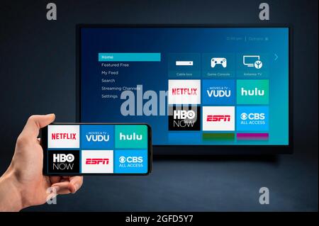 MOSCA, RUSSIA - 25 agosto 2021 : servizi di streaming video su richiesta Netflix, HBO, VUDU, HULU, ESPN, CBS. Interfaccia del servizio di distribuzione video. Dom Foto Stock