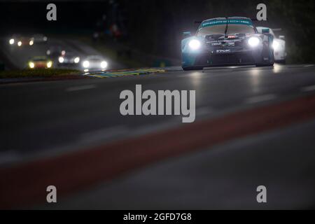 Le Mans, Frankreich. 21 Agosto 2021. Porsche 911 RSR, Dempsey-Proton Racing (# 88), Julien Andlauer (F), Dominique Bastien (USA), Lance David Arnold (D) Credit: dpa/Alamy Live News Foto Stock