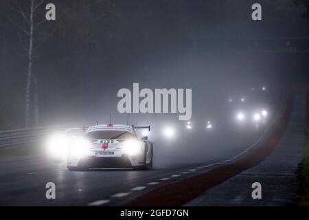 Le Mans, Frankreich. 21 Agosto 2021. Porsche 911 RSR, Porsche GT Team (# 91), Richard Lietz (A), Gianmaria Bruni (i), Frederic Makowiecki (F) Credit: dpa/Alamy Live News Foto Stock