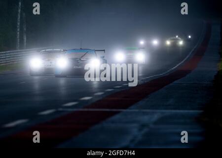 Le Mans, Frankreich. 21 Agosto 2021. Porsche 911 RSR, Dempsey-Proton Racing (# 77), Christian Ried (D), Matt Campbell (AUS), Jaxon Evans (NZ) Credit: dpa/Alamy Live News Foto Stock