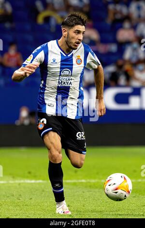 BARCELLONA - AGO 21: Oscar Gil durante la partita la Liga tra RCD Espanyol e Villarreal CF allo stadio RCDE il 21 agosto 2021 a Barcellona, Spa Foto Stock