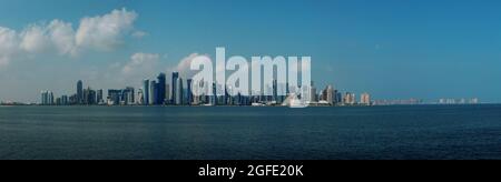 Una bella vista dello skyline di Doha - QATAR Foto Stock