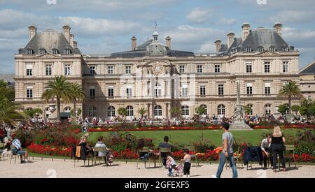 Palazzo del Lussemburgo (Palais de Luxembourg), Giardini del Lussemburgo, Parigi, Francia. Il Senato si riunisce qui per accettare le leggi. Foto Stock