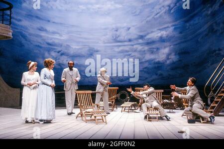 l-r: Suzanne Johnston (Dorabella), Renee Fleming (Fiordiligi), James Maddalena (Don Alfonso), Lillian Watson (Despina), Gerald Finley (Guglielmo), John Mark Ainsley (Ferrando) in COSI FAN TUTTE di Mozart al Festival di Glyndebourne Opera, East Sussex: Bruno Maria Wolfbreedus, music: Mozart, Mozart: 05/1992 ottobre 03 Pat Collins regista originale: Trevor Nunn Foto Stock