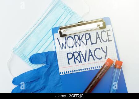 Privacy dell'ambiente di lavoro con didascalie concettuali. Concetto aziendale protezione dei diritti individuali sulla privacy sul luogo di lavoro preparazione e scrittura della prescrizione Foto Stock