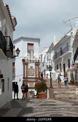 Vista strada, Frigiliana, Provincia di Malaga, Andalusia, Spagna Foto Stock