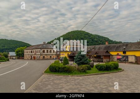 Muran grande villaggio parco nazionale in estate nuvoloso mattina Foto Stock