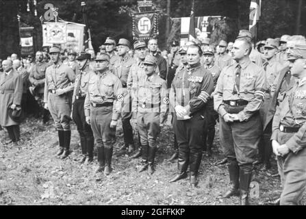 I nazisti accanto ai membri del partito popolare Nazionale Tedesco (DNVP), reazionario e monarchico di estrema destra, durante la breve alleanza NSDAP-DNVP nel fronte di Harzburg dal 1931 al 1932. Credit : Bundesarchiv tedesco Foto Stock