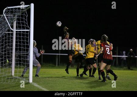 Verwood, Regno Unito. 25 agosto 2021. Durante la partita della Womens National League tra AFC Bournemouth e Southampton Women FC al Potterne Park di Verwood, Inghilterra Credit: SPP Sport Press Photo. /Alamy Live News Foto Stock