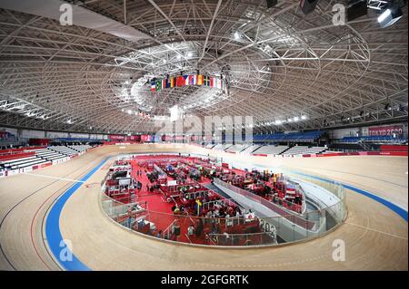 Shizuoka, Giappone. Credito: MATSUO. 25 ago 2021. Vista generale all'interno del percorso ciclistico del velodromo di Izu : durante i Giochi Paralimpici di Tokyo 2020 al velodromo di Izu a Shizuoka, Giappone. Credit: MATSUO .K/AFLO SPORT/Alamy Live News Foto Stock